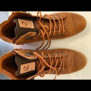 Men’s Ecco brown leather lace up boots size 11